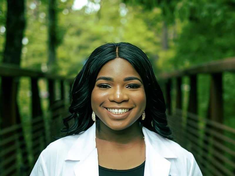 Headshot of Laurel Uhomba